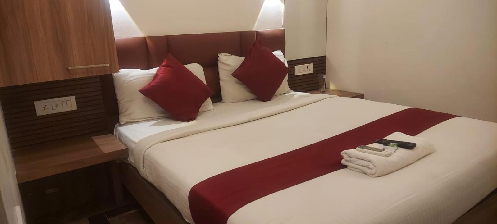 Capital O 69831 Hotel Mount Heera Chennai Exterior photo